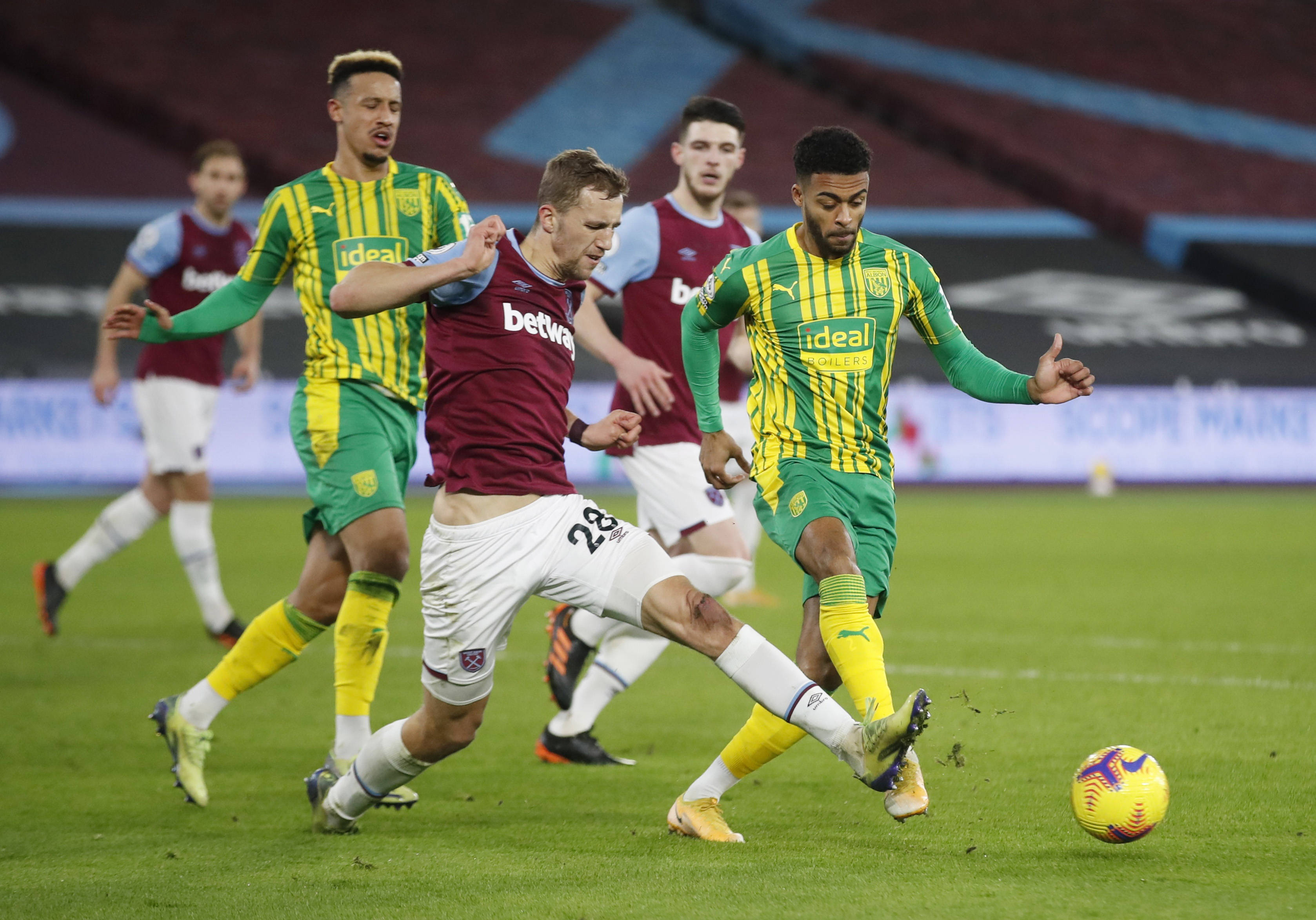 倾向于首先 倾向于首先